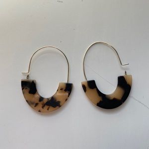 Classic Tortoise Shell Earrings